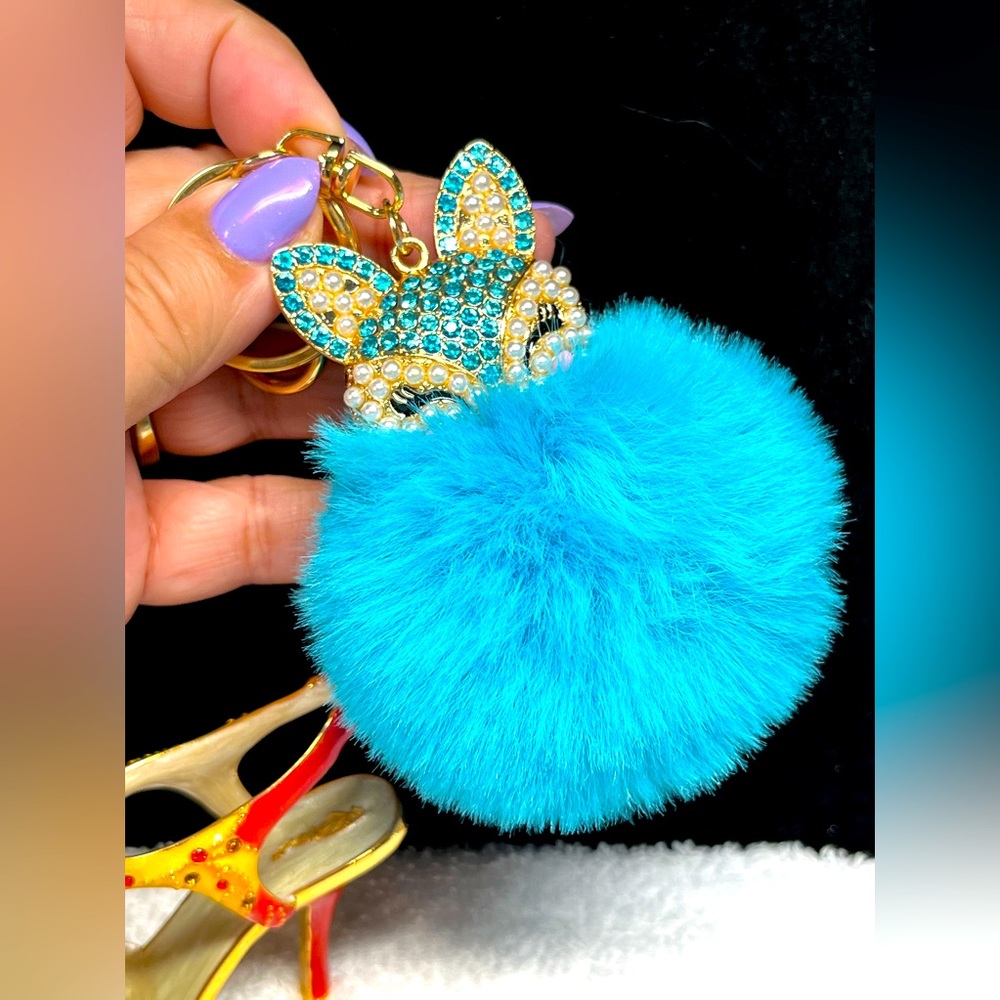 2/22 🖤furry FOX 🦊 purse bling key chain with BLUE FUR and gold accent